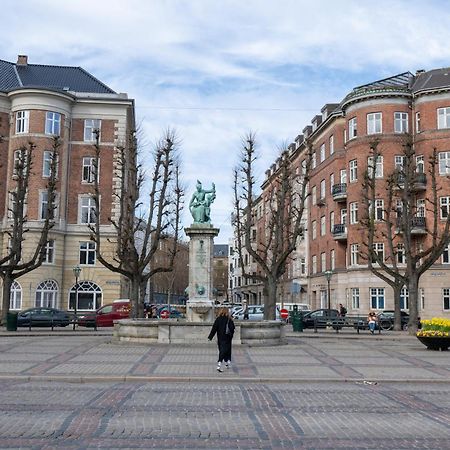 Unique 3 Bedroom Apartment In Vibrant Frederiksberg Copenhagen Exterior photo