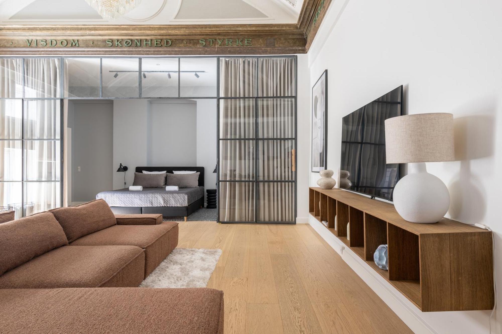 Unique 3 Bedroom Apartment In Vibrant Frederiksberg Copenhagen Exterior photo