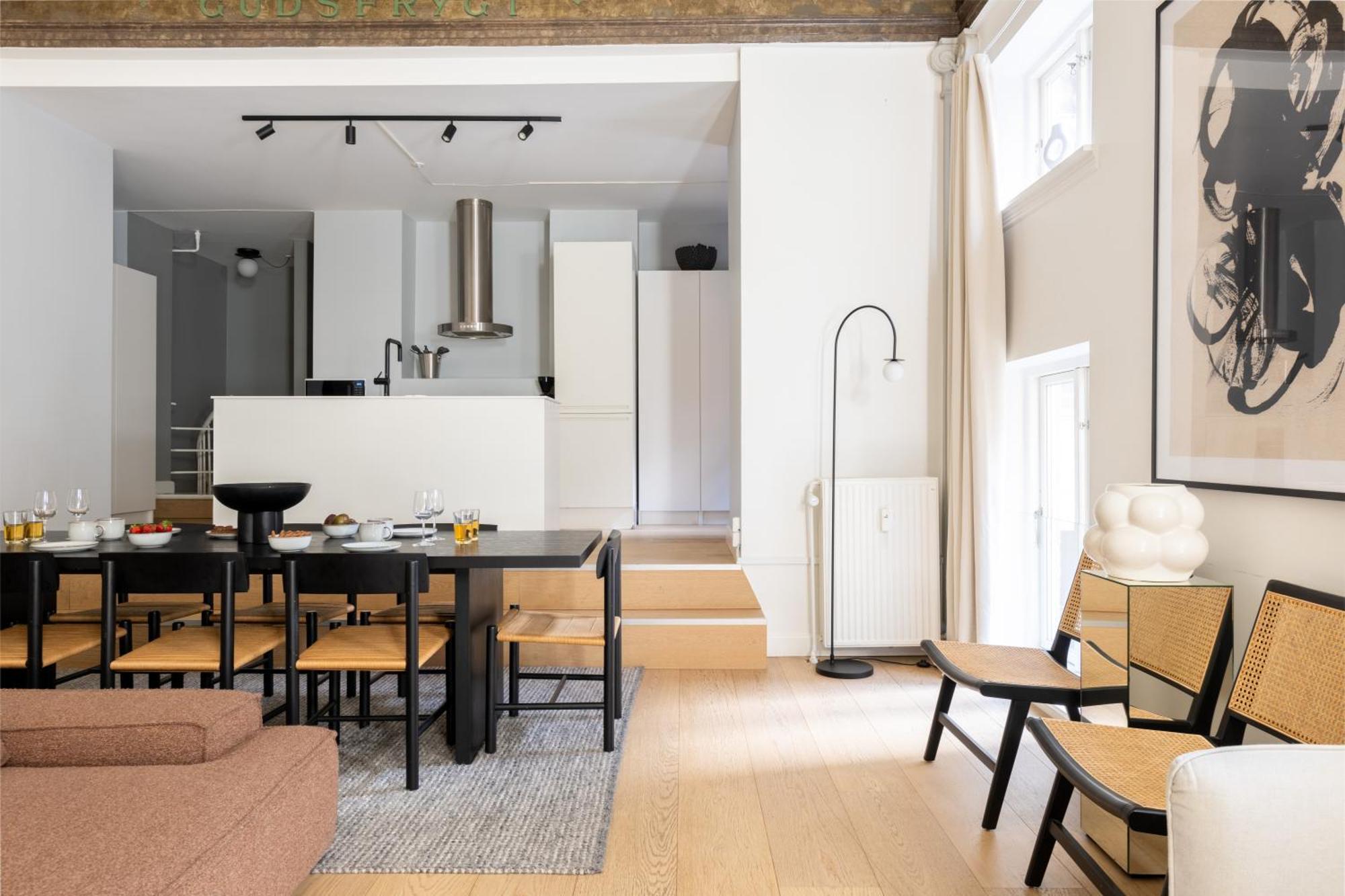 Unique 3 Bedroom Apartment In Vibrant Frederiksberg Copenhagen Exterior photo