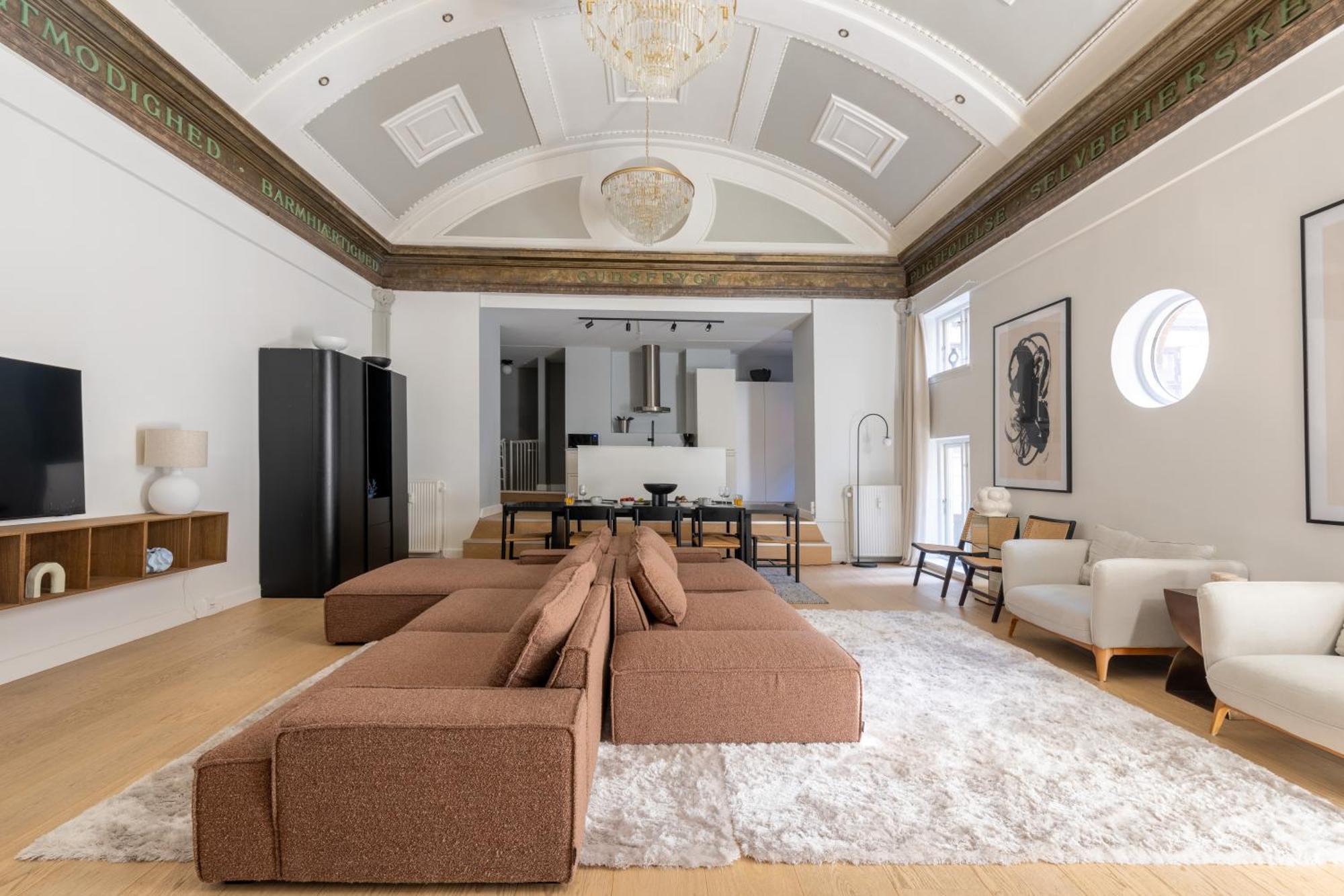 Unique 3 Bedroom Apartment In Vibrant Frederiksberg Copenhagen Exterior photo