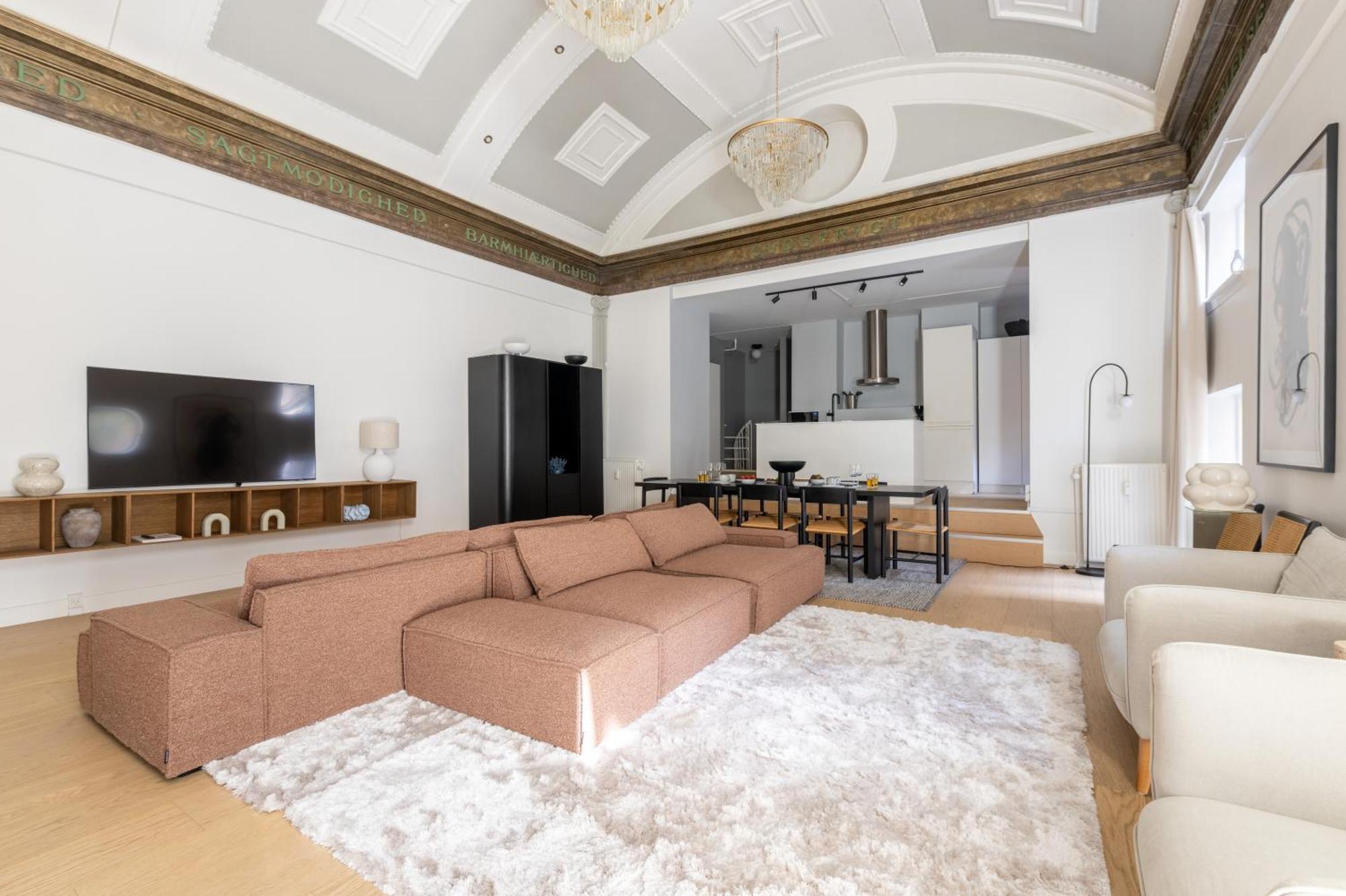 Unique 3 Bedroom Apartment In Vibrant Frederiksberg Copenhagen Exterior photo