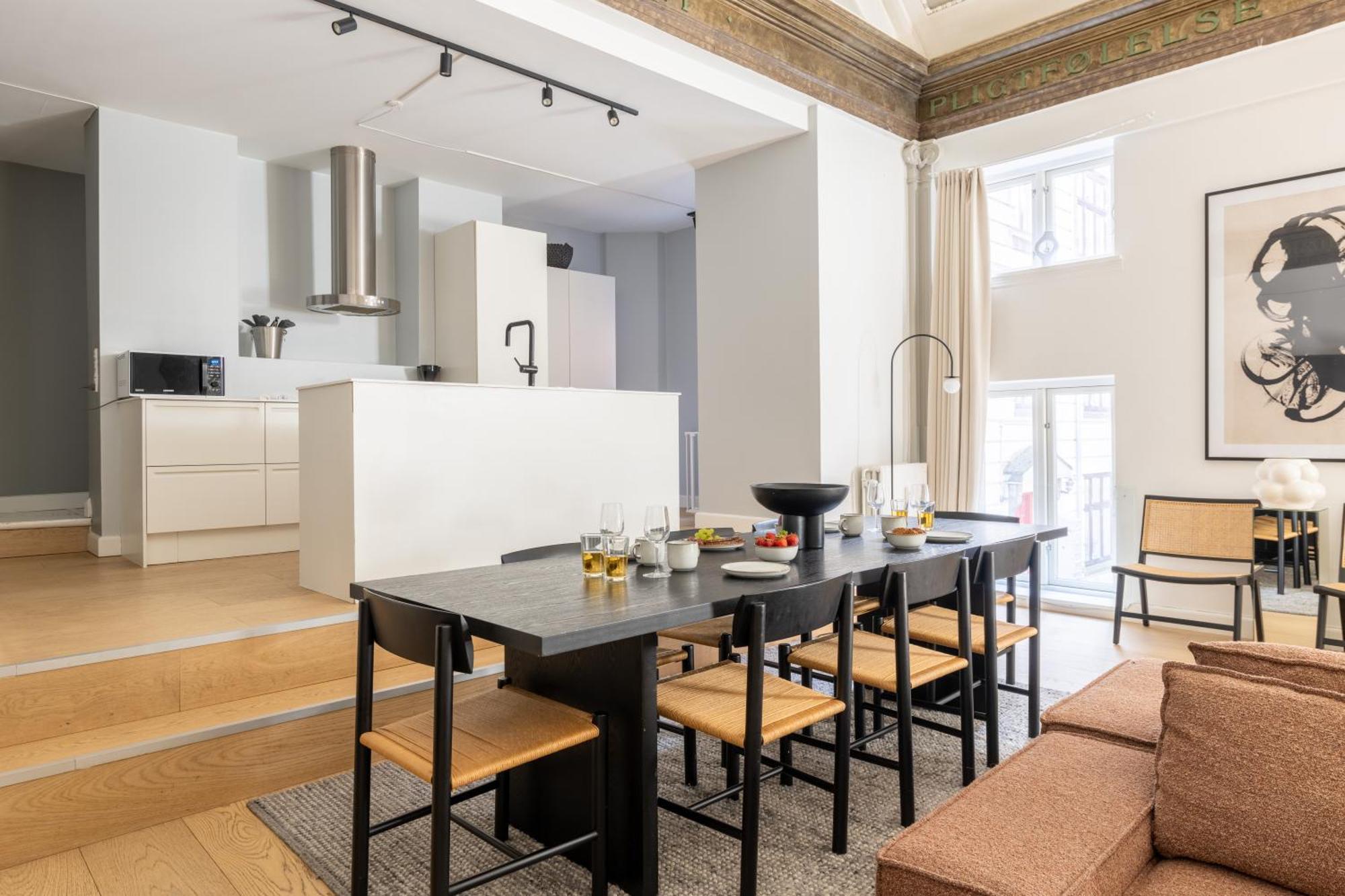 Unique 3 Bedroom Apartment In Vibrant Frederiksberg Copenhagen Exterior photo